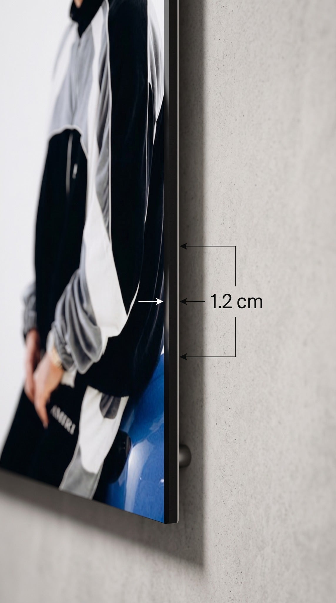Wall art panel showing slim 1.2 cm thickness